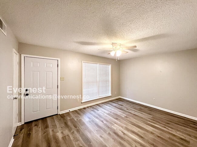 Photo - 5698 Winterwood Dr