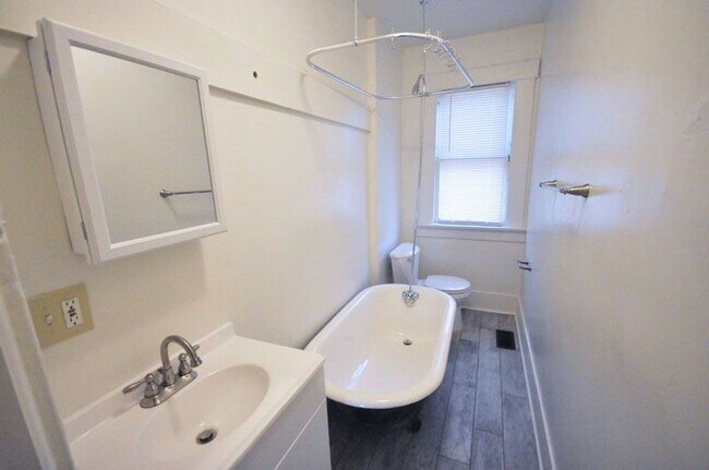 Photo - 204 Summit St Unit 9