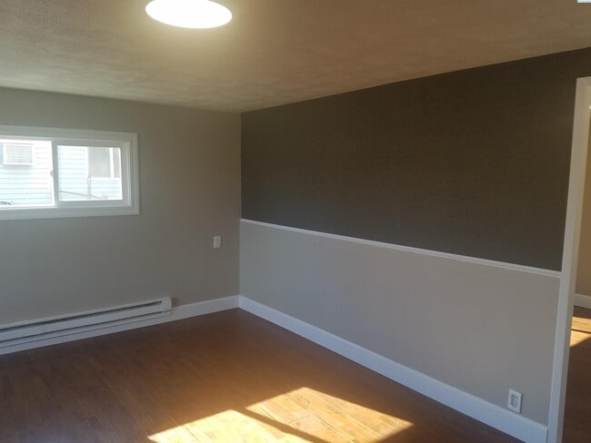 Photo - 905 Winslow Ave