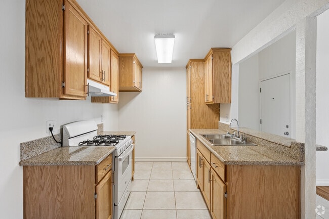 Upper Unit - 1BR, 1BA - 680SF - Kitchen