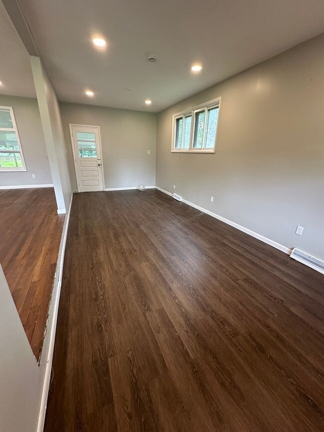 Photo - 683 Walton Ave