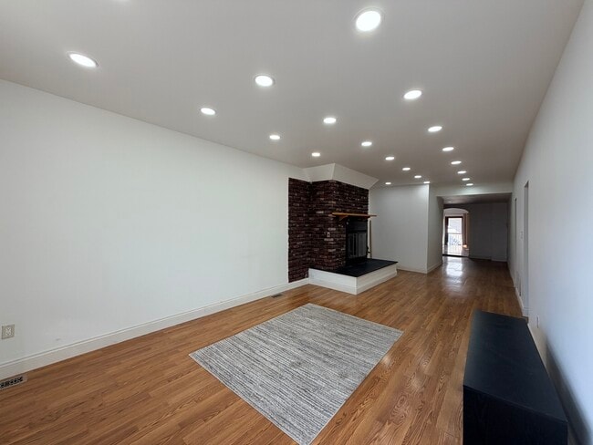 Photo - 3206 S Lowe Ave