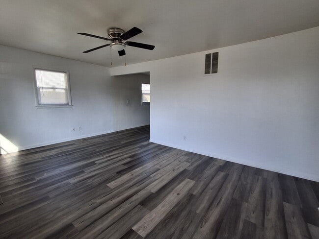 Photo - 2514 Chase St