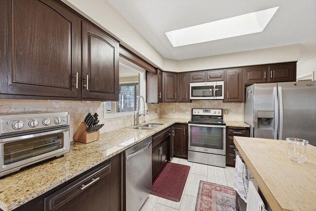 Photo - 1040 S Fulton St