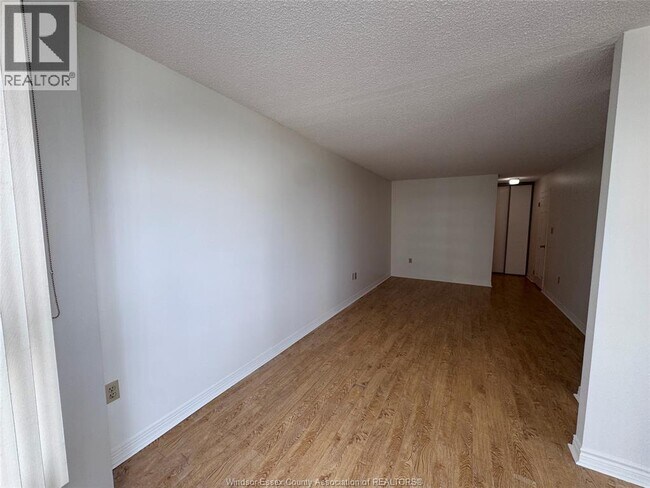 Photo - 75 Riverside Dr E Unit 406