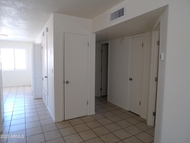 Photo - 2591 S Mountain View Dr Unit 1