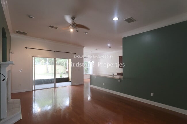 4337 Palmer Ave