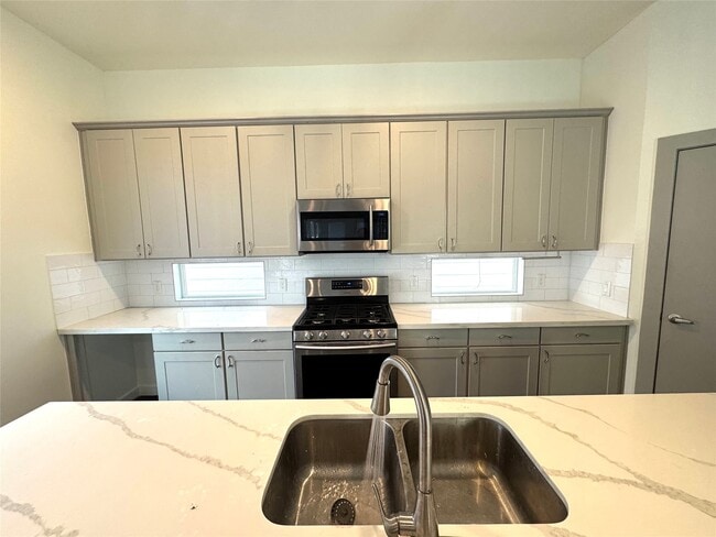 Photo - 2405 Bastrop St