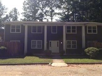Photo - Colonial Woods Apartments