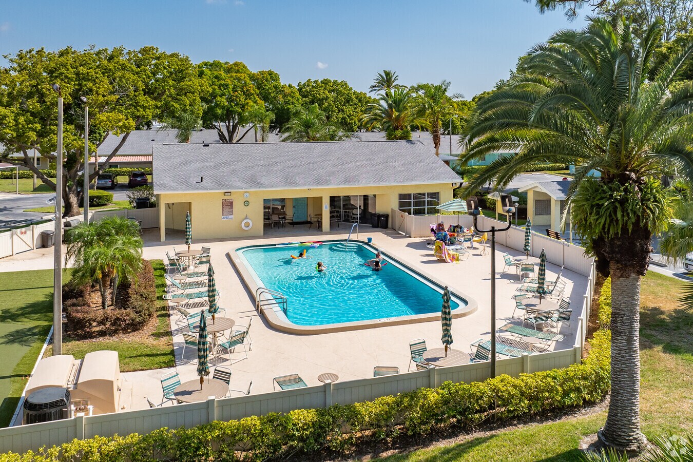 2465 Northside Dr Clearwater, Florida - Woodland Villas