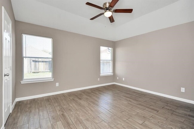 Photo - 21826 Hemlock Park Dr