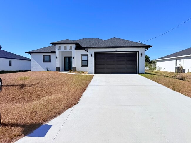 Building Photo - 2504 Vera Ave S