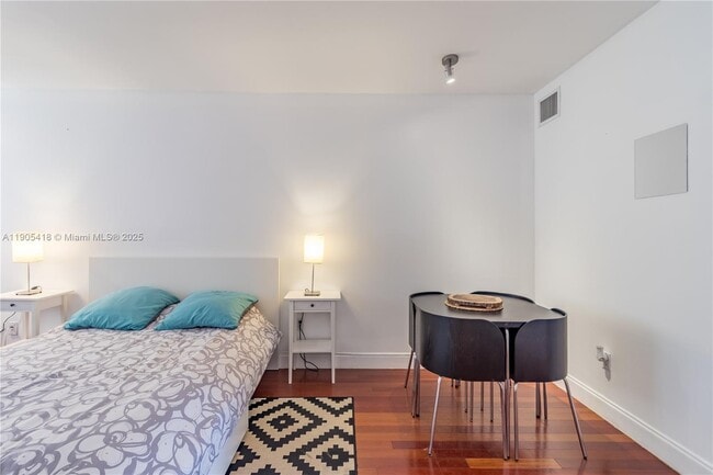 Photo - 1340 Drexel Ave Unidad 403