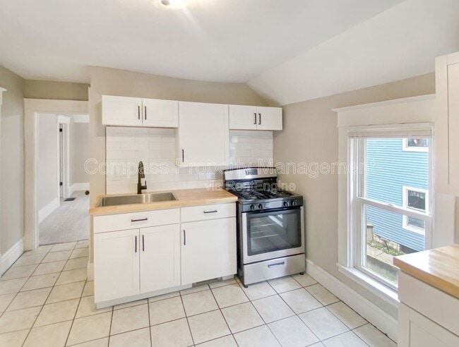 Photo - 111 Canton St SW