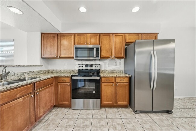 Photo - 11353 W Buchanan St