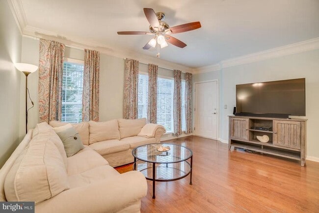 Photo - 2291 Kew Gardens Dr