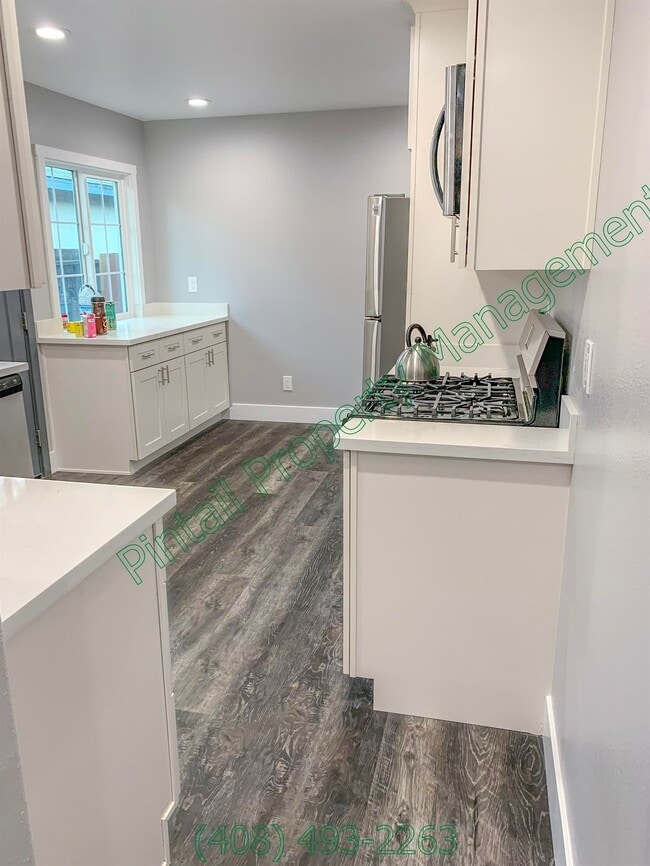 Photo - 756 N 11th St