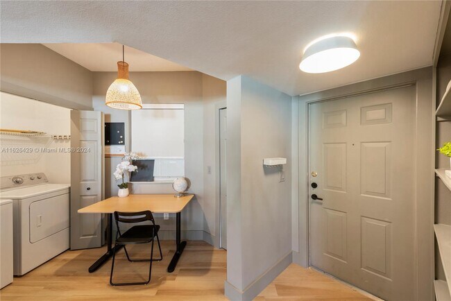 Photo - 3145 NE 184th St Unidad 5305 Rental