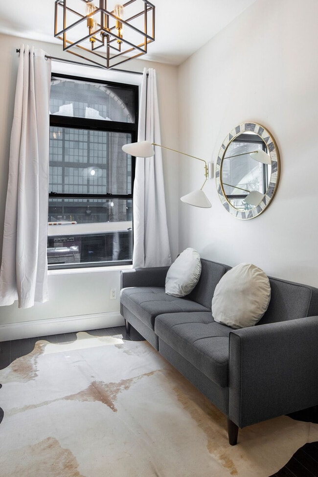 Building Photo - 30 New York 25-SI ID1051309P