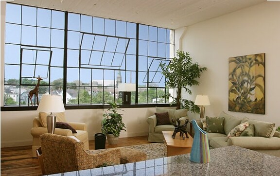 Building Photo - 305 Dutton