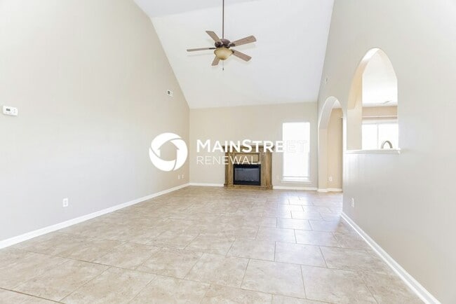 Photo - 3 Bedroom Pet-Friendly Home in Spring Hill, TN with Main Street Renewal