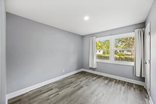 Photo - 555 N 68th Ave