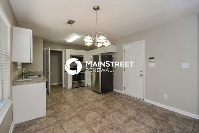 Photo - 3 Bedroom Pet-Friendly Home in McDonough, GA with Main Street Renewal