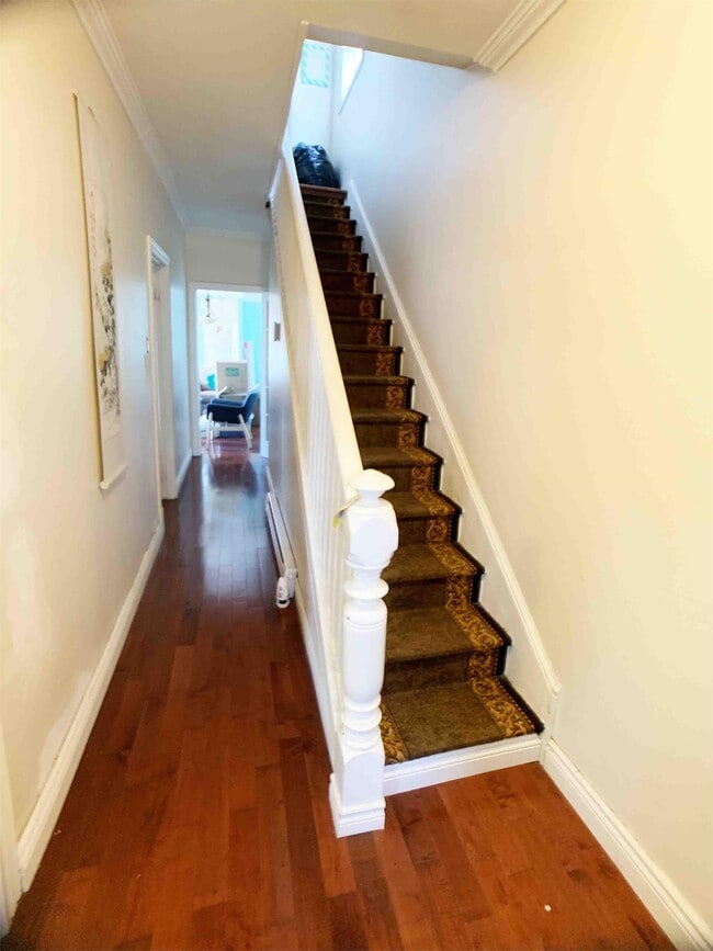 21 Monroe St