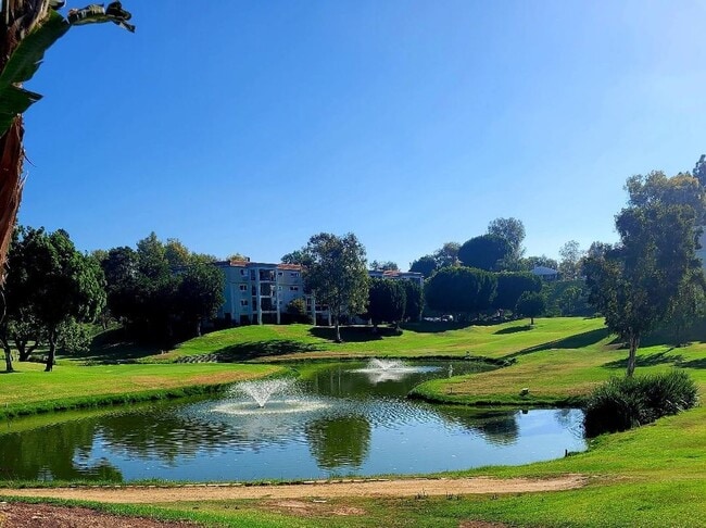 Building Photo - 5515 Paseo Del Lago W Unit 2A