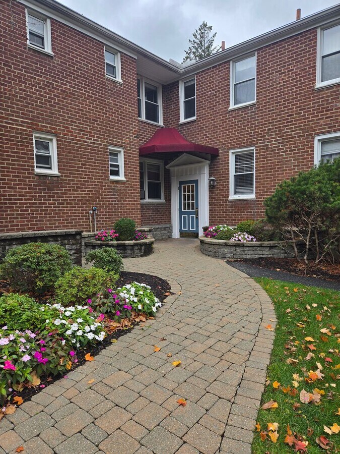 Bryant Gardens - Bryant Gardens Unidad 2H