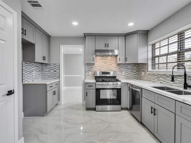 Photo - 1730 Pilgrim Journey Dr