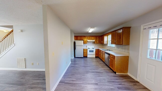 Spacious Three Bedroom Townhome in Columbi... - Spacious Three Bedroom Townhome in Columbi...