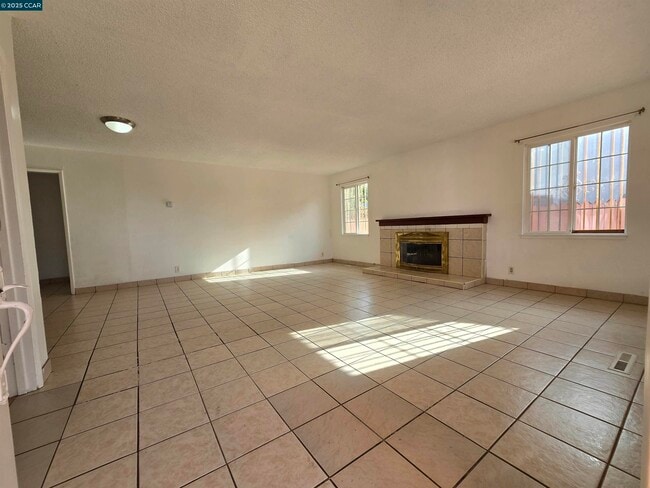Photo - 2849 Rheem Ave