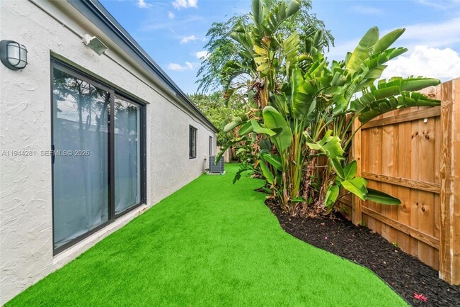 Photo - 1671 NE 174th St