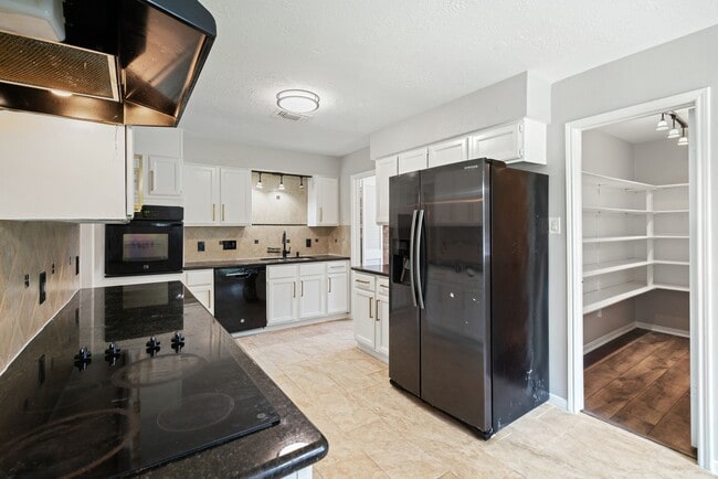 Photo - 801 Thornwood Dr