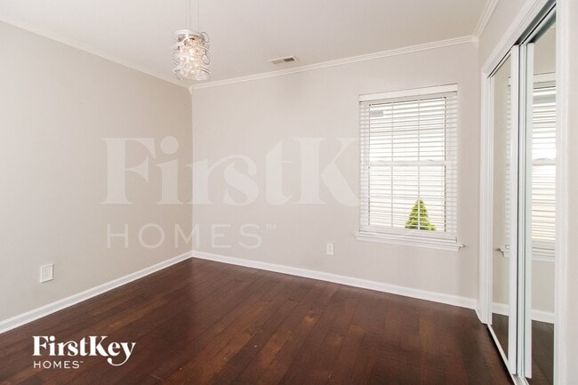 Photo - 749 Spinning Wheel Point