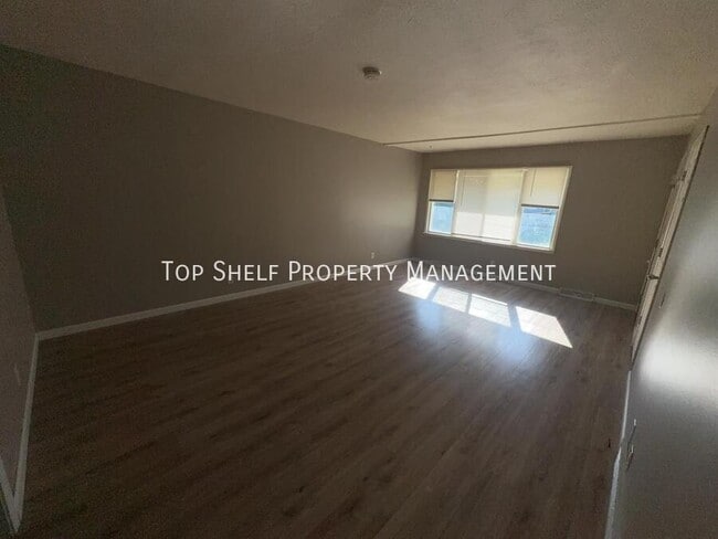 Photo - 2427 Welbeck Rd