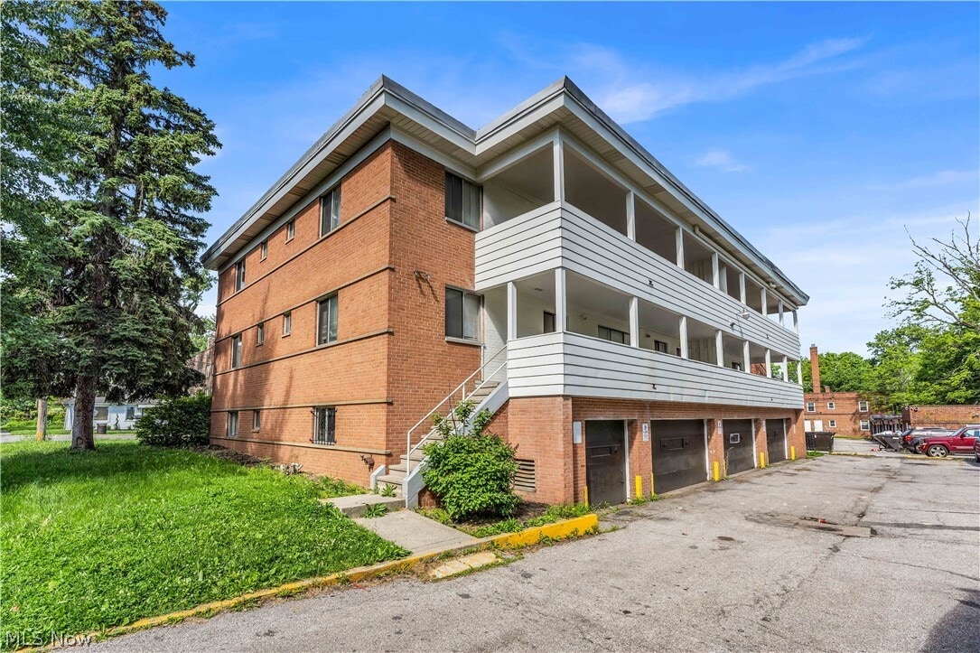 Photo - 2537 Noble Rd Unit 301