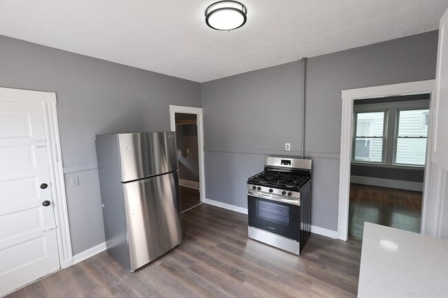 Building Photo - 181 Norfolk St Unit 2 Rental