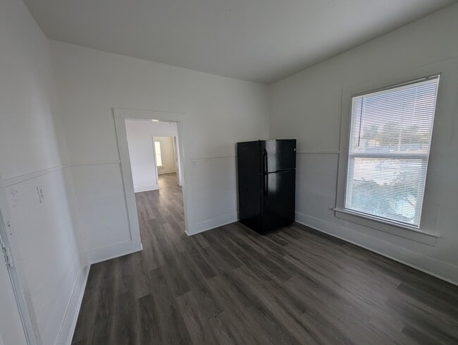 Photo - 403 Cowling St Unidad 3