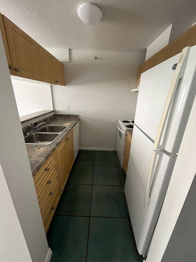 Photo - 1278 Granville St