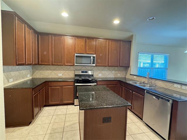 Photo - 616 Kinghaven Dr