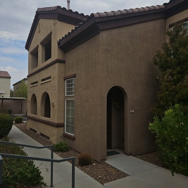 Building Photo - 7660 W Eldorado Ln