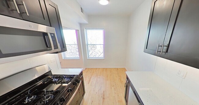 Photo - 1555 N Mohawk St