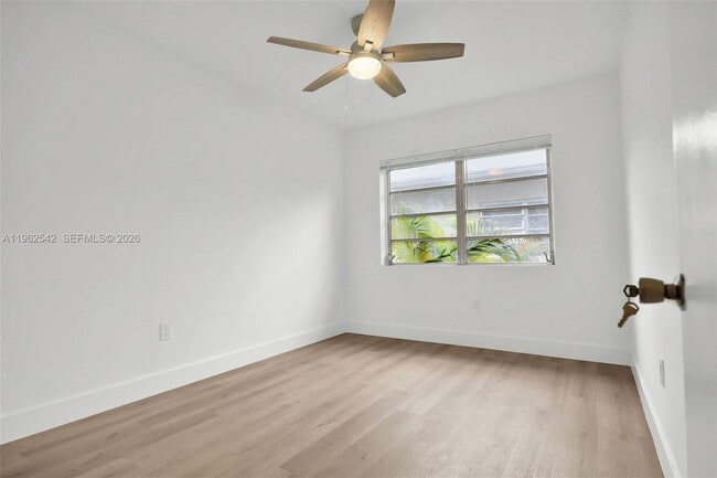 Photo - 4740 Pine Tree Dr Unit 28