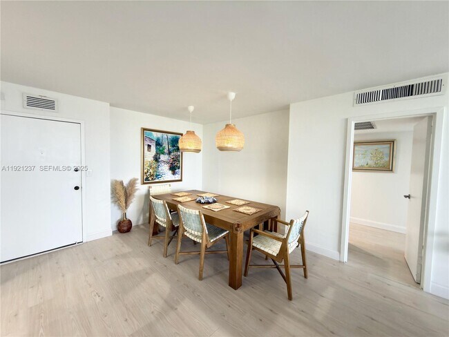 Photo - 3140 S Ocean Dr Unit 512