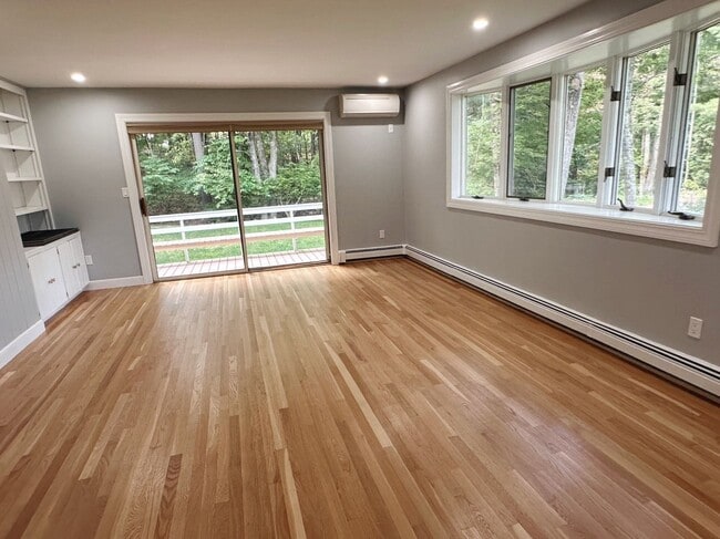 Photo - 75 Woodchester Dr