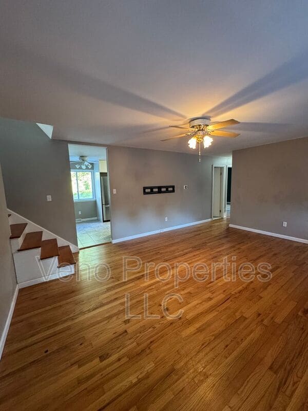 Photo - 72 Hathorn Blvd