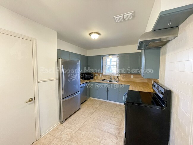 Photo - 3105 44th St