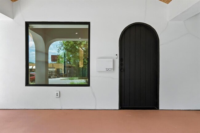 Photo - 5207 Avenue F